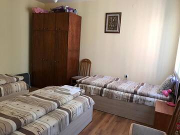 Фото номера Трехместный номер Гостевой дом Tainov House г. Самоков 5