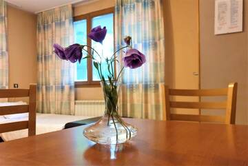 Фото номера Трехместный номер с ванной Отель Family Hotel Sonata г. Самоков 2