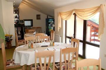 Фото номера Двухместный номер с 1 кроватью Отель Family Hotel Elena г. Самоков 6