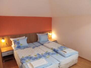 Фото номера Стандартный трехместный номер Гостевой дом Aleks Guest House г. Самоков 4