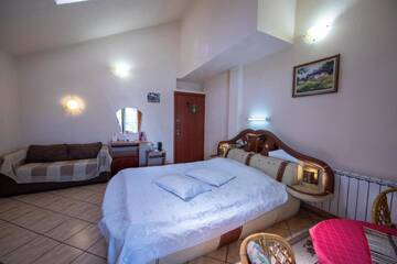 Фото номера Двухместный номер Делюкс с 1 кроватью Гостевой дом Guesthouse Elizabeth г. Самоков 9